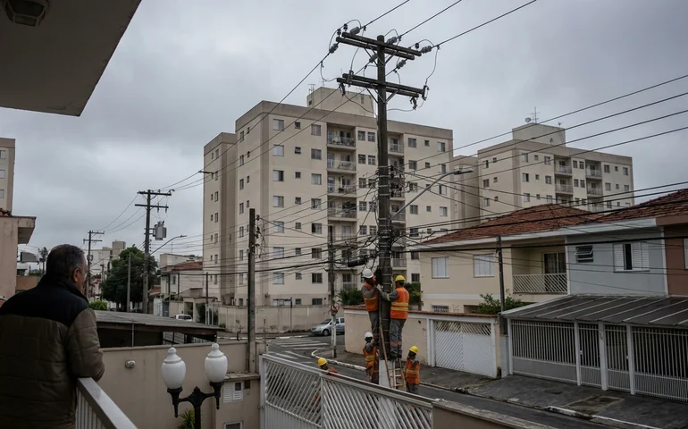 Mais de 29 mil seguem sem energia em São Paulo nesta segunda-feira, aponta Enel