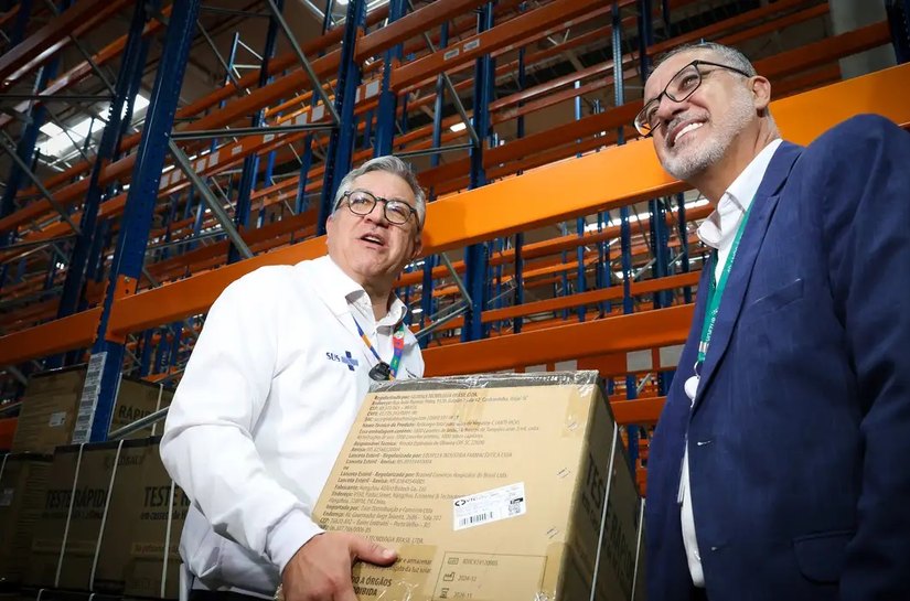 Ministério da Saúde recebe 1,3 milhão de vacinas contra a covid-19