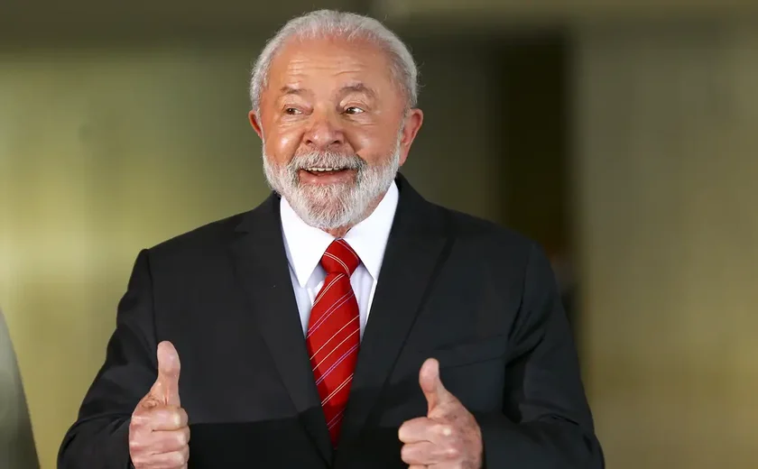 Lula diz que Tarcísio é seu 'adversário político', mas que continuará investindo em SP