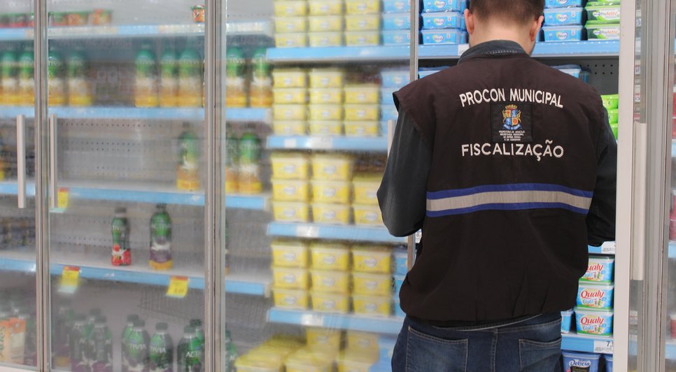 Procon fiscaliza supermercados / Foto: Débora Sales 