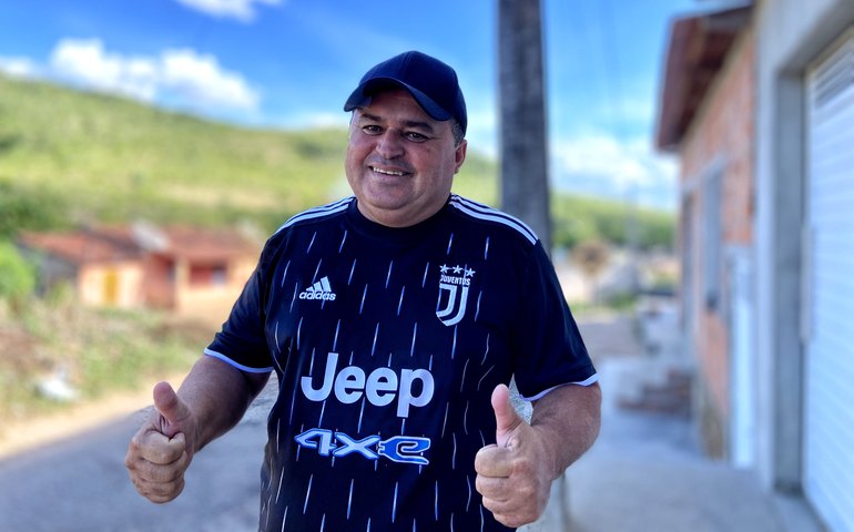 Poço das Trincheiras recebe benfeitorias na rede de água pela Águas do Sertão