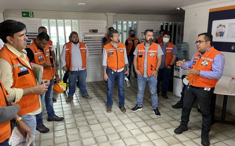 Defesa Civil emite aviso para possibilidade de fortes chuvas no final de semana