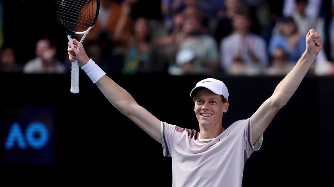 Sinner brilha, derruba invencibilidade de Djokovic e vai à final do Aberto da Austrália