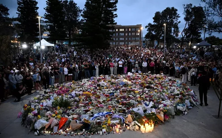 Papa se diz triste por 'ataque insensato' na Austrália e pede conversão de violentos