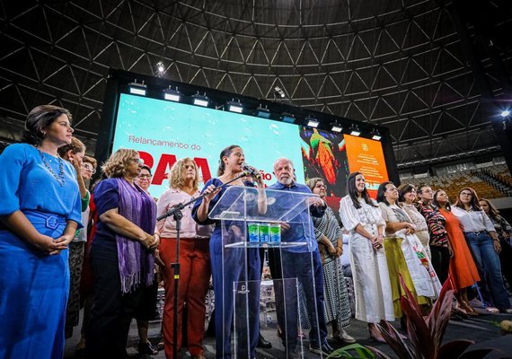 Ato de Lula no Recife é marcado por cobranças do Piso da Enfermagem