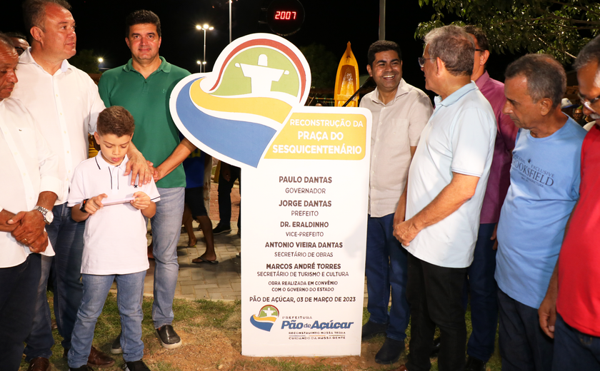 Em Pão de Açúcar, Seinfra entrega praça reformada em homenagem aos 169 anos da cidade