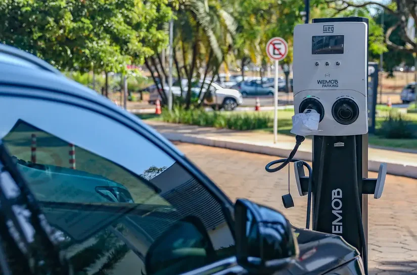 Montadoras apoiam decisão que limita importação de carros elétricos