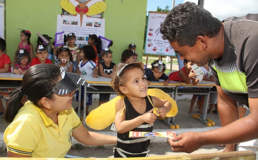 Crianças da Creche Joana Santana Leite participam de ação de combate à dengue