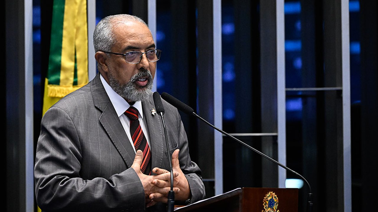 Paim celebra aprovação do fim da escala 6x1 e defende PEC da Segurança Pública