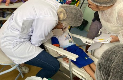 Saúde realiza atendimento odontológico para alunos da rede municipal de Maceió