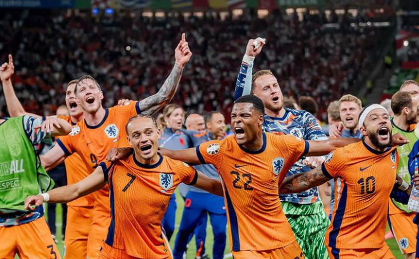 Holanda bate a Turquia e está na semifinal da Eurocopa