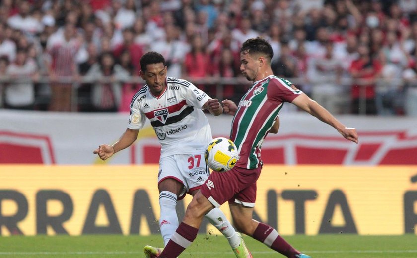 São Paulo e Flu empatam em 2 a 2 em disputa acirrada pelo Brasileirão