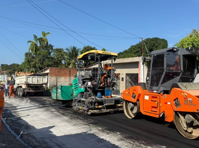 Prefeitura avança com pavimentação de mais duas ruas no Village Campestre II