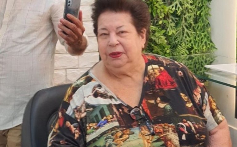 Clínica do Rio afirma que Nana Caymmi passou por cirurgia para implantação de marca-passo