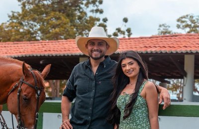 Mano Walter lança “Te Encontrei na Vaquejada” com participação de Talita Mel