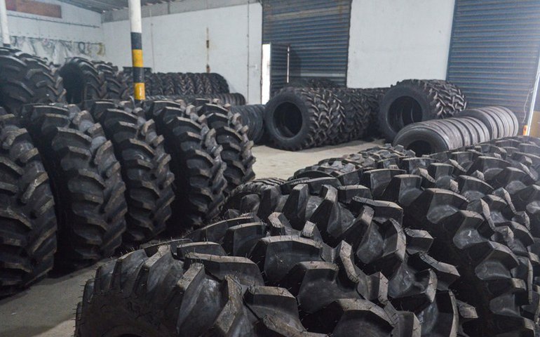 Empregos e investimentos nas fábricas de pneus seguem em risco, diz Anip
