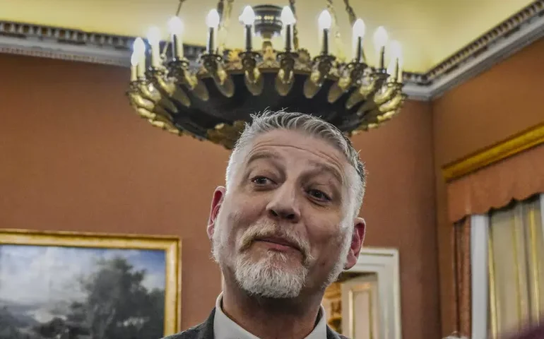 Presença russa na Bienal de Veneza cria atrito entre governo e organização do evento