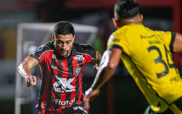 Vitória perde chances, fica no empate com o Defensa y Justicia e se complica na Sul-Americana