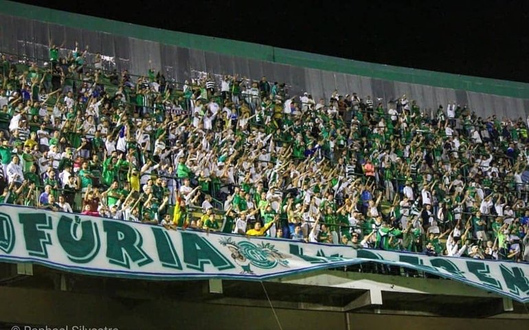Guarani tem reunião com torcida organizada em tom de cobrança antes do clássico de Campinas