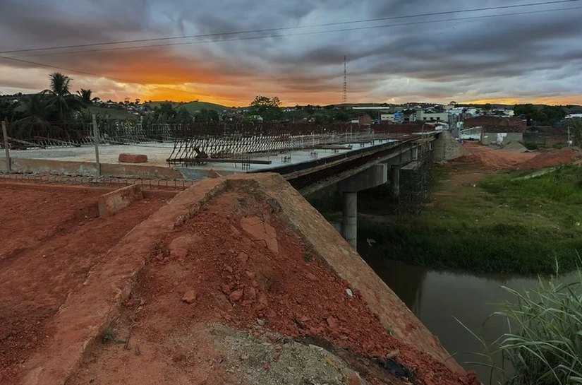 São José da Laje vai ganhar nova ponte sobre o Rio Canhoto; obra tem contrapartida da prefeitura municipal