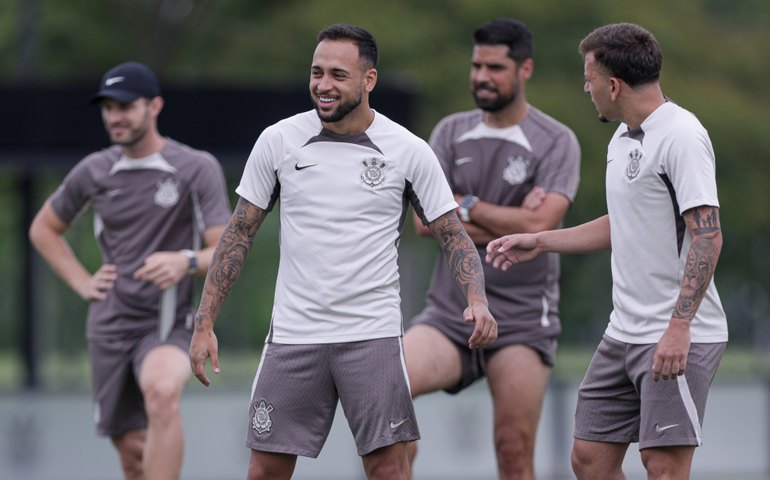 Corinthians realiza primeiro treino tático e corre para ter reforços contra Juventude