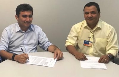 Prefeito Zé Adelson assina convênio para construção de portais nas entradas de acesso à Olho D´água Grande  