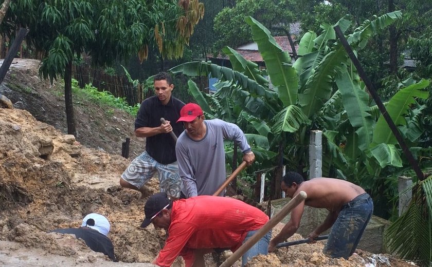 Confirmadas quatro mortes por soterramento em Maceió