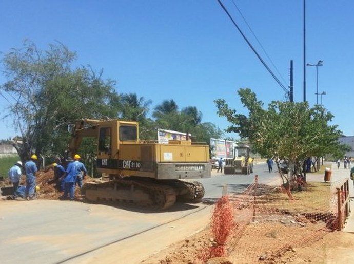 Obras do esgotamento de Arapiraca avançam com montagem do coletor-tronco