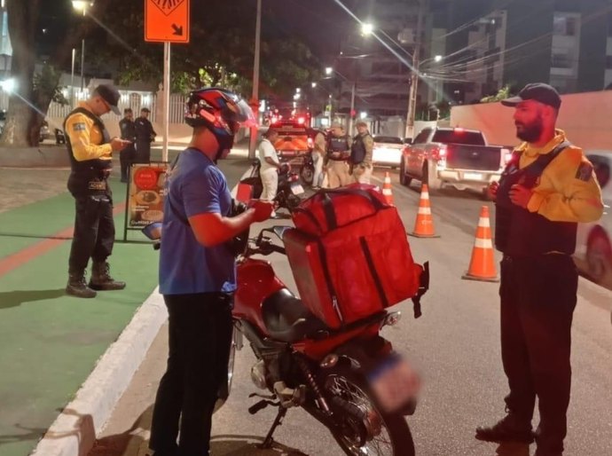 Operação Ruído Zero flagra motocicletas com descarga alterada