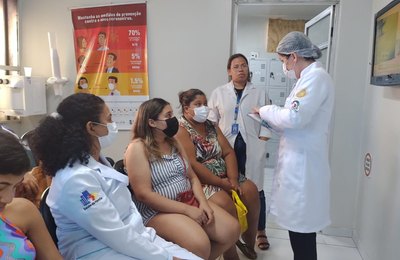 Gestantes da UFS José Araújo visitam Maternidade Nossa Senhora da Guia