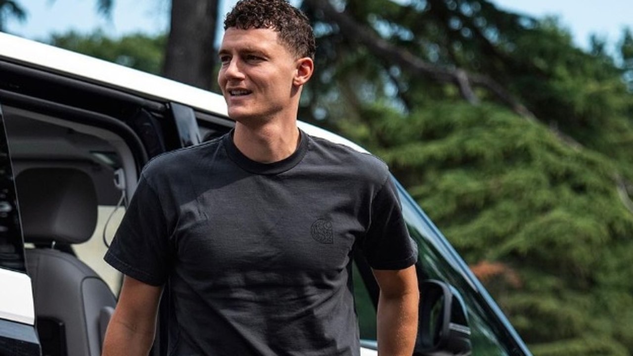 Inter de Milão acerta com Pavard e negocia retorno de Alexis Sánchez