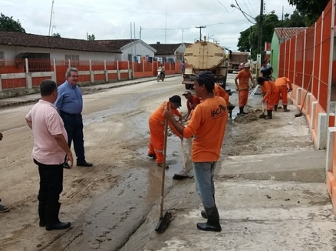 Após chuvas, município de Jacuípe recebe equipes do governo de Alagoas