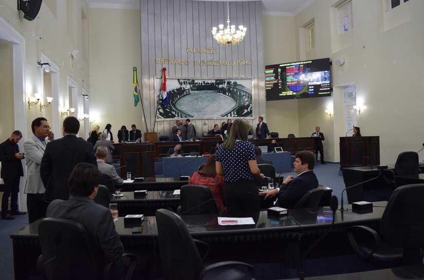 Debate sobre tramitação de vetos governamentais domina sessão na ALE
