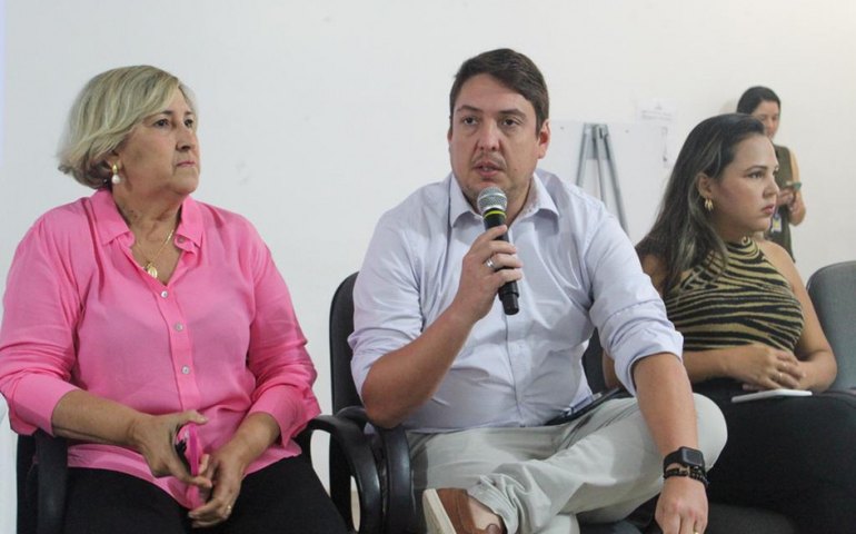 Secretário de Educação se reúne com diretores e dialoga sobre soluções para demandas