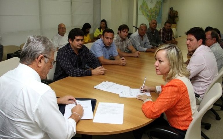 Estado autoriza reforma de nove centros profissionalizantes