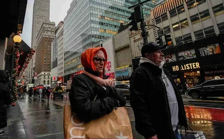 Estados Unidos batem número recorde de milionários, mas riqueza está em investimentos