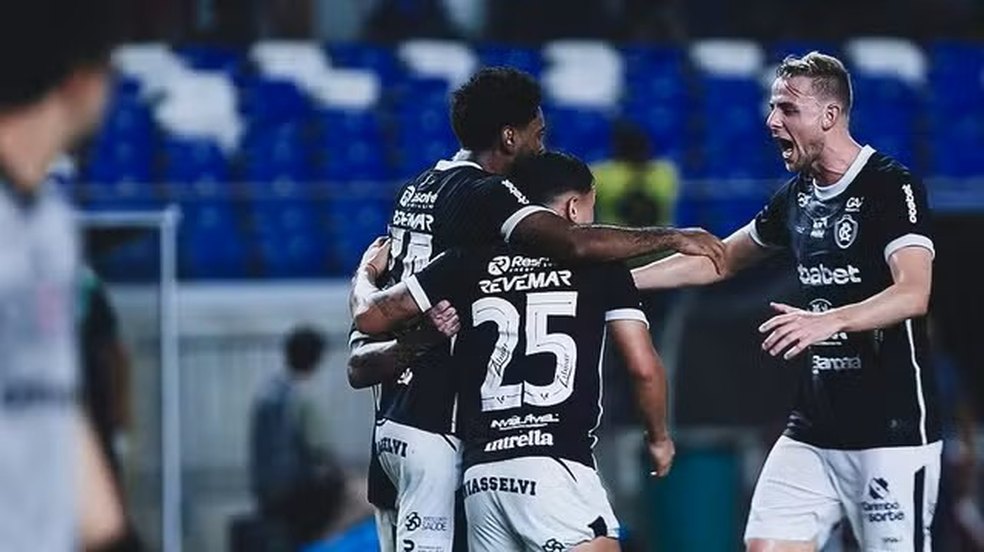 Na estreia de Guto, Remo goleia o CRB e sobe na tabela da Série B