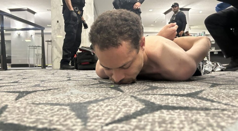 Atirador foi detido e imobilizado no chão