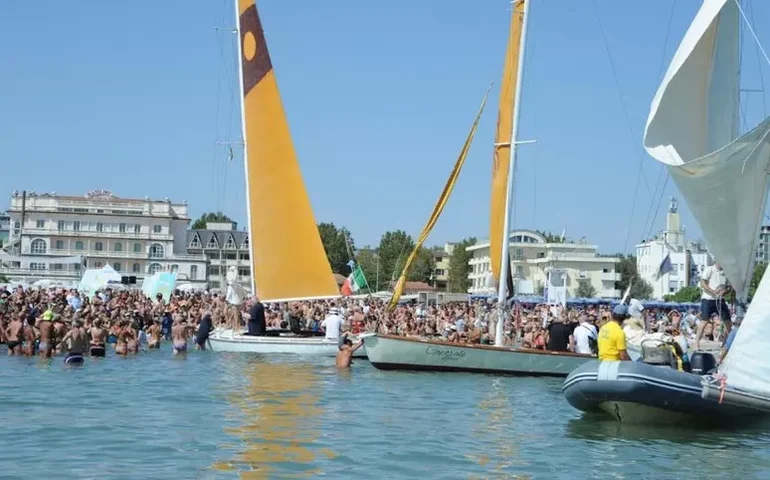 Na Itália, menino palestino realiza sonho de ver mar pela 1ª vez