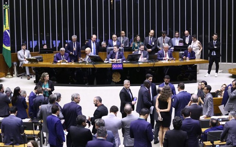 Congresso volta a discutir Orçamento e pode votar calendário de emendas parlamentares
