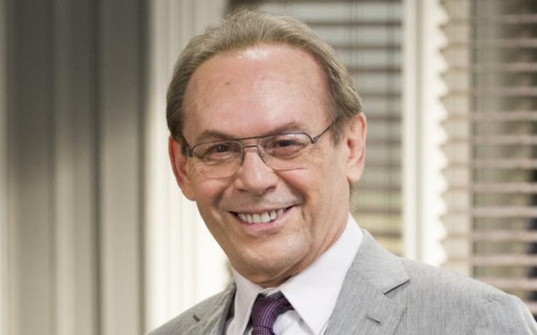 José Wilker: Acervo com mais de 6 mil livros está 'abandonado' nos fundos do Museu da Imagem e do Som no Rio; veja fotos