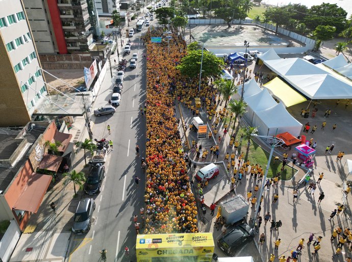 Corrida Maio Amarelo reúne quatro mil atletas na orla de Pajuçara