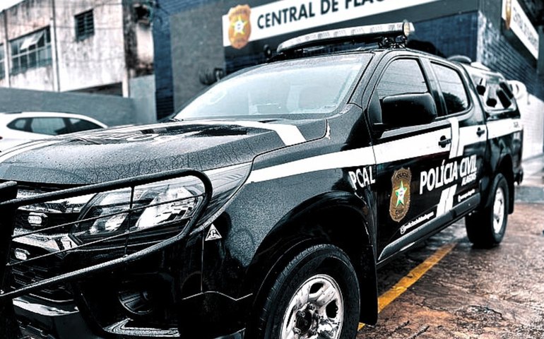 Trio é autuado em flagrante por furto qualificado em loja na Ponta Verde