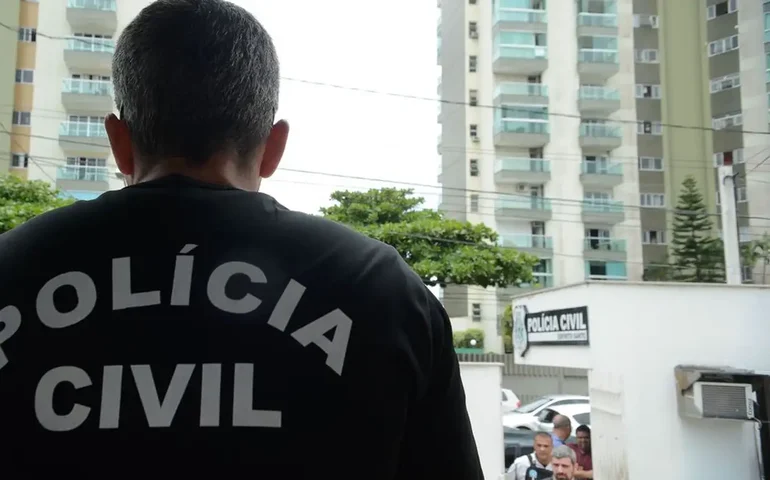 Adolescente é morta a facadas pelo namorado, que admitiu o crime