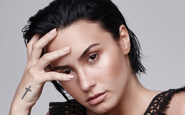 Demi Lovato deixa clínica de reabilitação após três meses