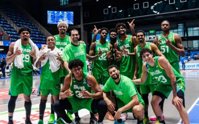 Seleção masculina de basquete vira contra Bahamas e avança às quartas da Americup