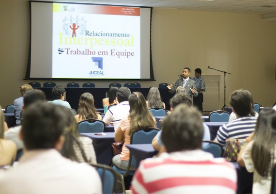 Servidores da Junta Comercial de Alagoas participam de encontro de capacitação e integração