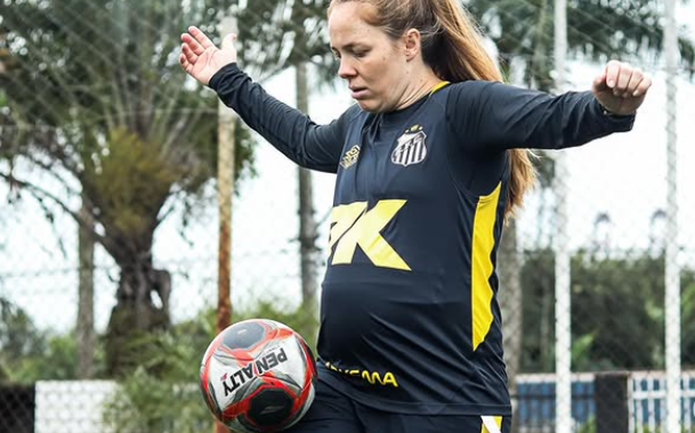 Meu Jogo: 'Foi um turbilhão de emoções. Tinha medo de como seria meu futuro no futebol', conta Ketlen Wiggers após descobrir gravidez