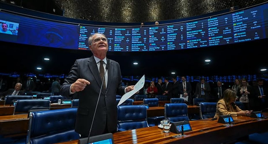 Renan Calheiros volta a defender isenção de custas judiciais para quem ganha até R$ 5 mil