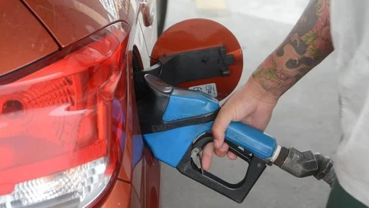 Petrobras reduz preço da gasolina na refinaria em 4,9%